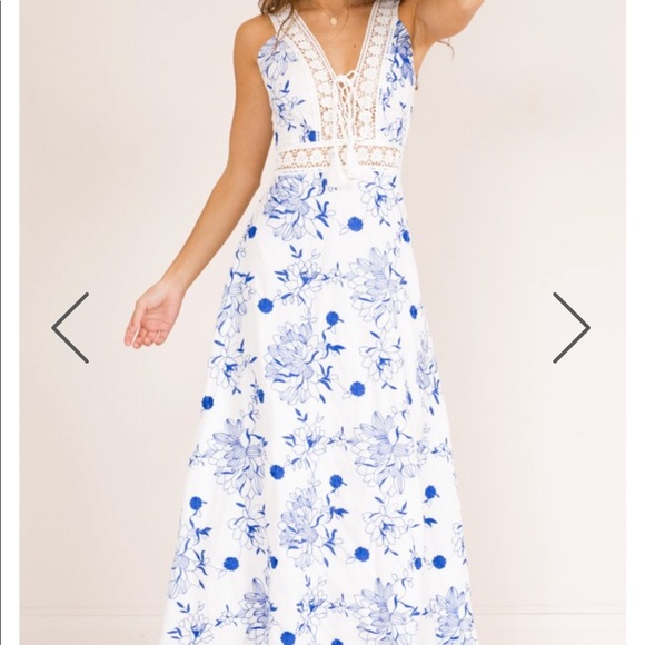 SOUL MATE MAXI DRESS IN BLUE FLORAL. - Picture 1 of 2